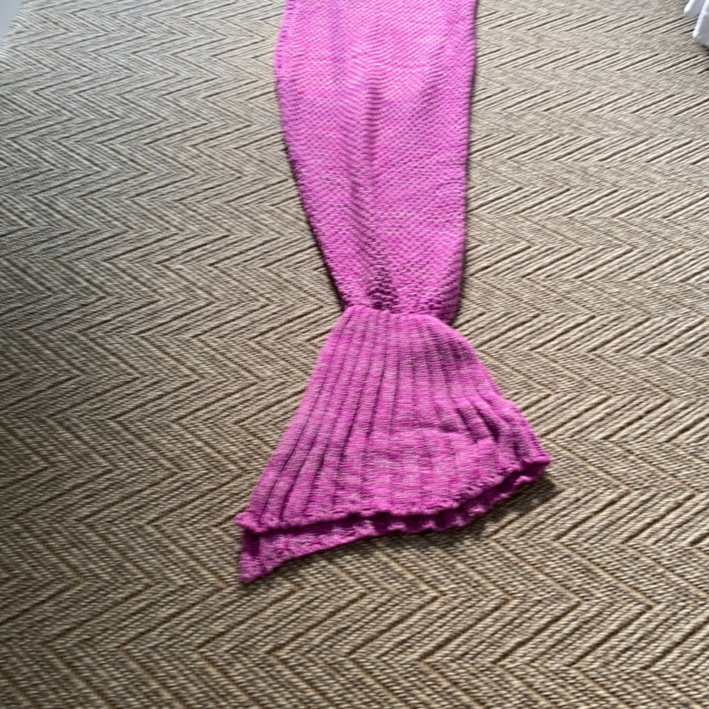 Adorable mermaid blanket, never used or worn